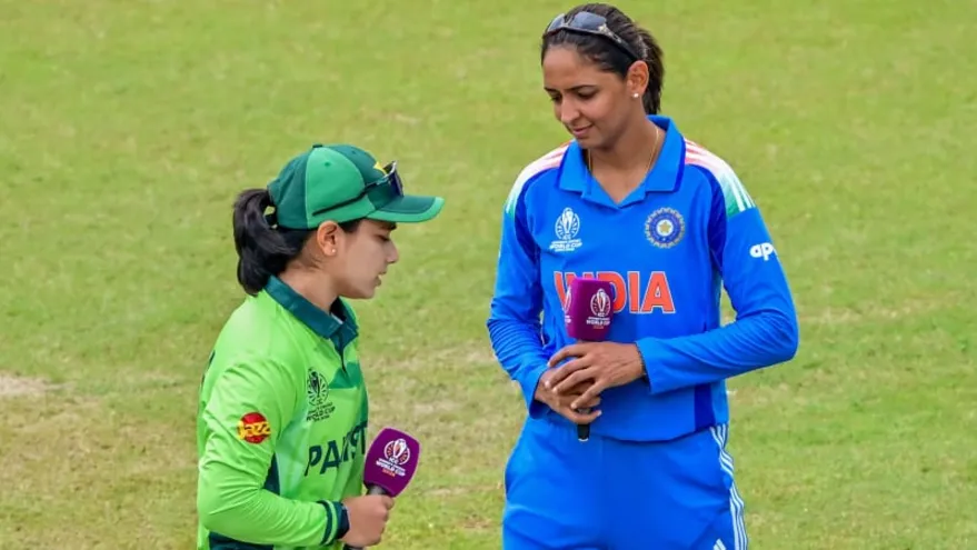 নারী বিশ্বকাপেও হাত মেলালেন না ভারত-পাকিস্তান অধিনায়ক