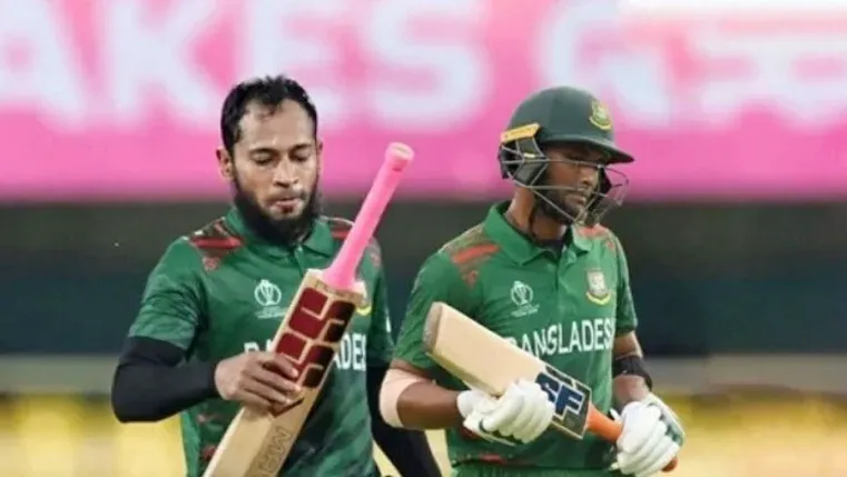 ‘বিশেষ সম্মাননায়’ অবশেষে দল পেলেন মাহমুদউল্লাহ-মুশফিক