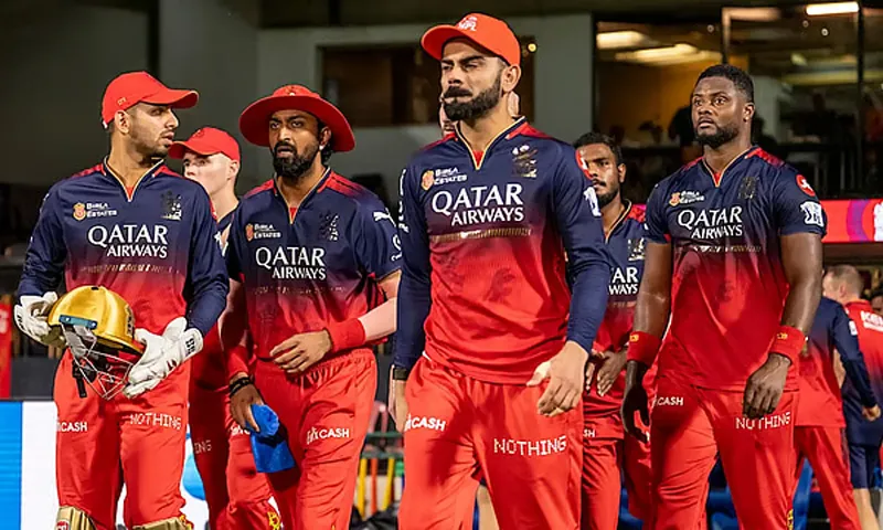 আইপিএল শুরুর আগেই ব্যাঙ্গালুরু শিবিরে বড় ধাক্কা