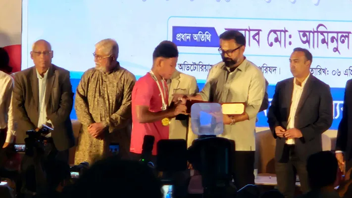 আর্থিক সম্মাননা পেল সাফ জয়ী খেলোয়াররা