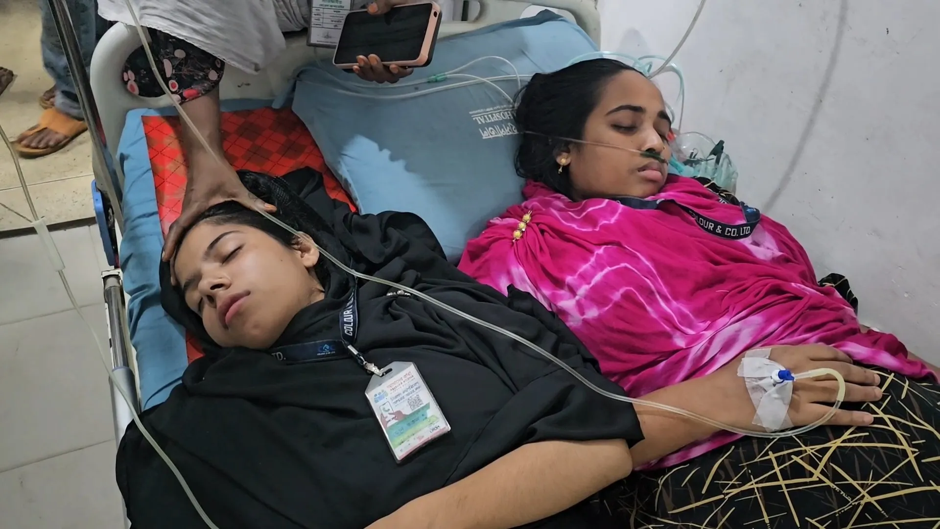 শ্রীপুরে কালার এন্ড কোং লিমিটেড পোশাক কারখানায় অর্ধশতাধিক শ্রমিক হঠাৎ অসুস্থ