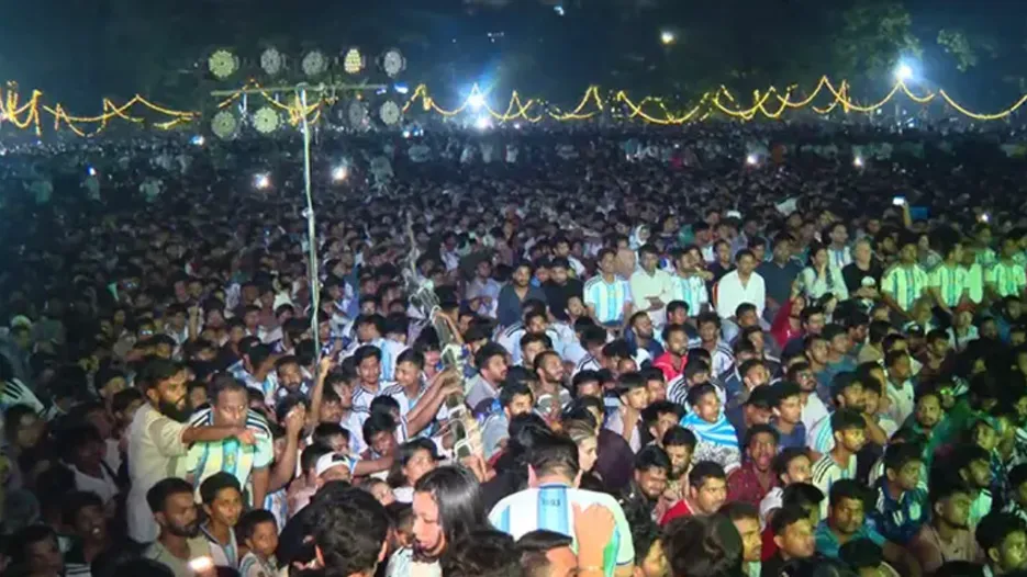টিএসসিসহ ৫ স্থানে বড় পর্দায় বিশ্বকাপ ম্যাচ সম্প্রচার সাময়িক বন্ধ